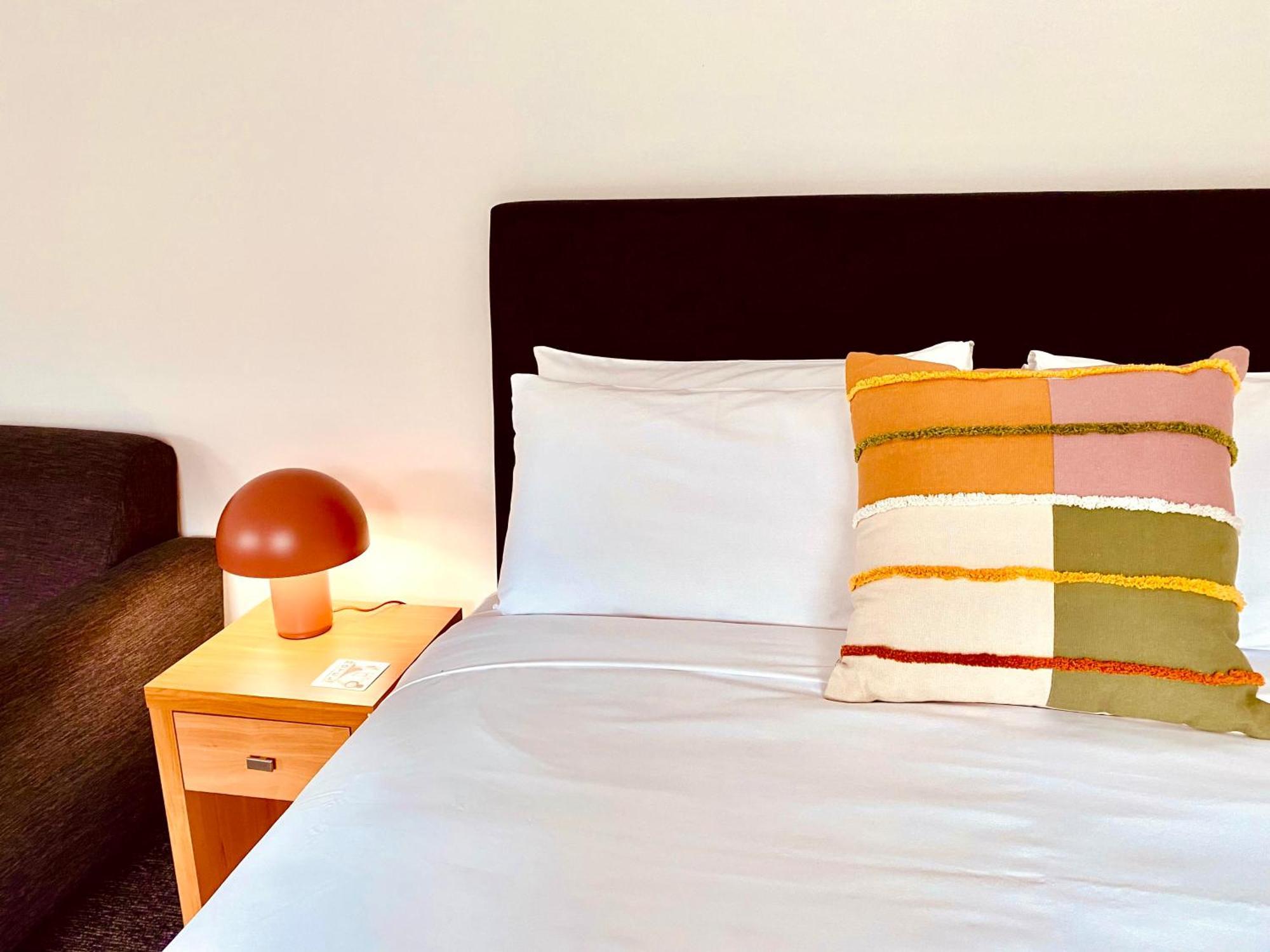 The Warby, Where Mid-Century Style Meets The Mountains Warburton Rom bilde
